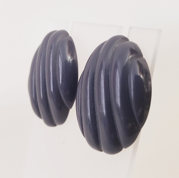 Dark Gray Wavy Acryclic Clip Ons - Picture 3 of 5